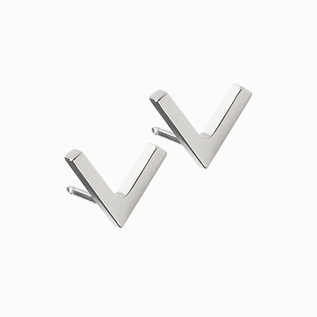 8mm Plain V Earrings